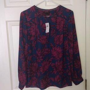 Banana Republic Full sleeve Blouse worth $59.99